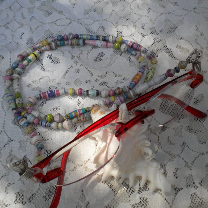 Eye glass holder in different size/shape paper beads